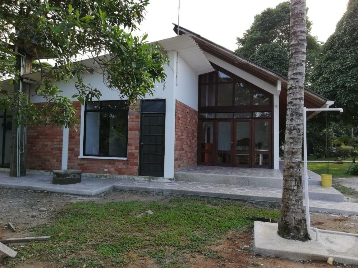 Hostal Suna Vito ปวยร์โตอาซิส ภายนอก รูปภาพ