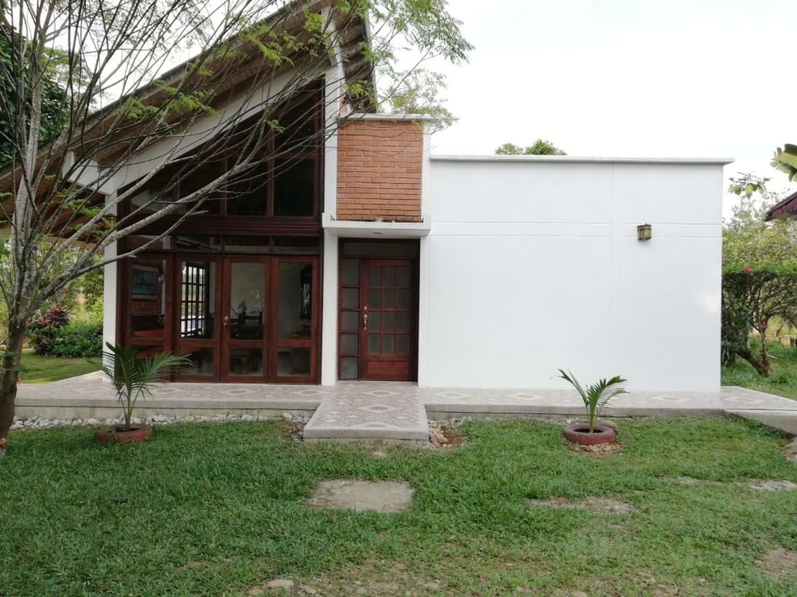 Hostal Suna Vito ปวยร์โตอาซิส ภายนอก รูปภาพ