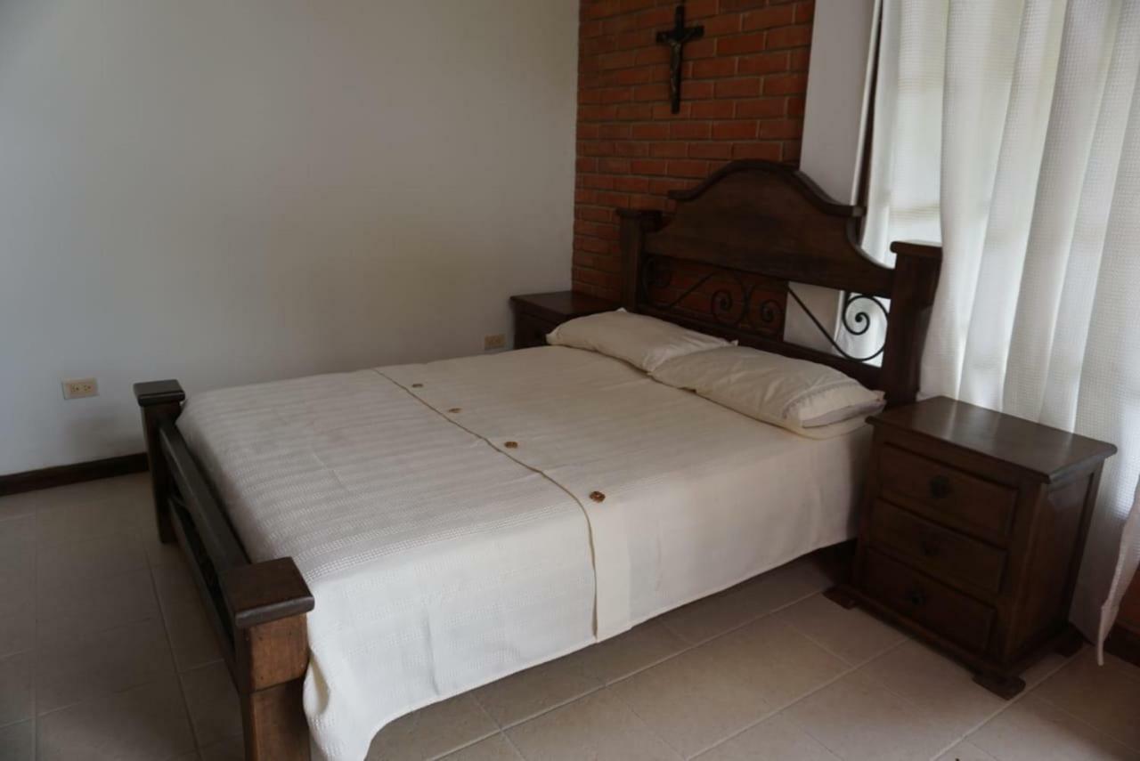 Hostal Suna Vito ปวยร์โตอาซิส ภายนอก รูปภาพ